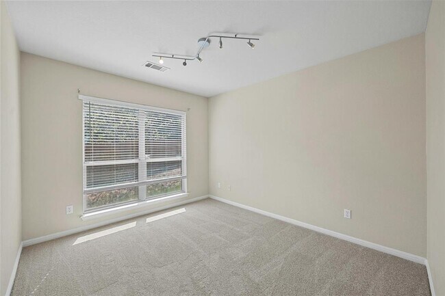 Building Photo - 11305 Brixey Ln