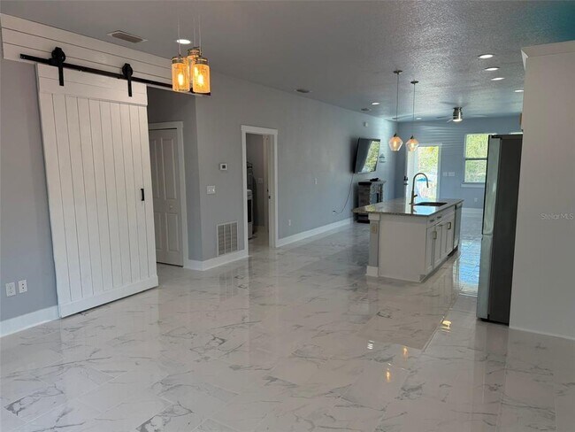 Building Photo - 1821 E Eskimo Ave