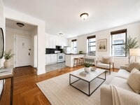Building Photo - 105 Pinehurst Ave