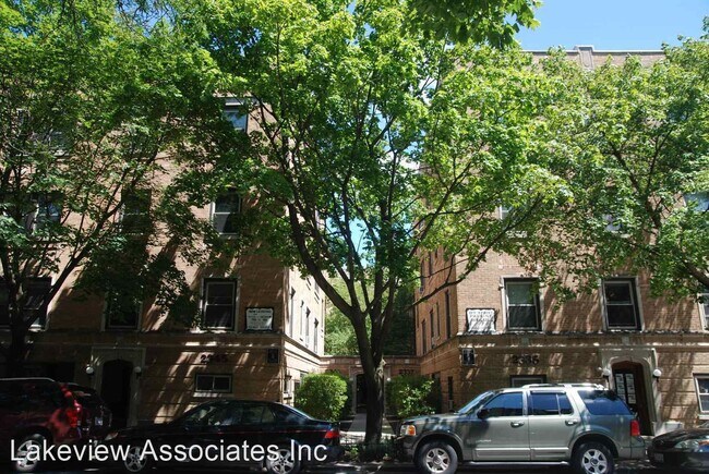 Primary Photo - 2339 N Geneva Terrace