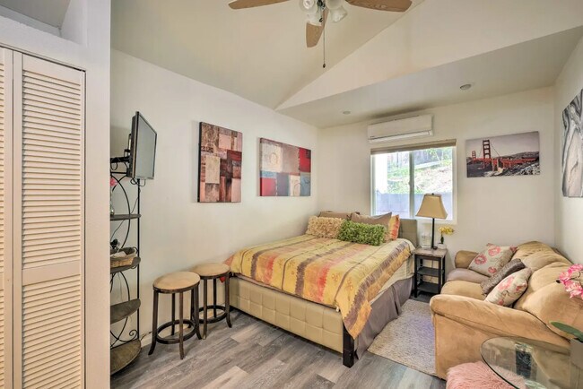 Building Photo - 276 Via del Cerrito