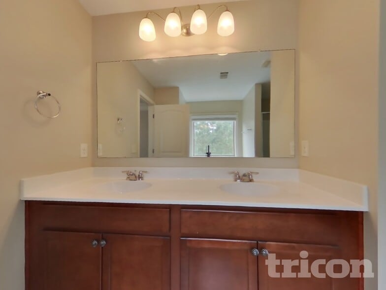 Building Photo - 253 Ryans Point