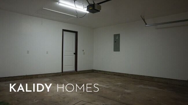 Building Photo - 13049 SW 5th St