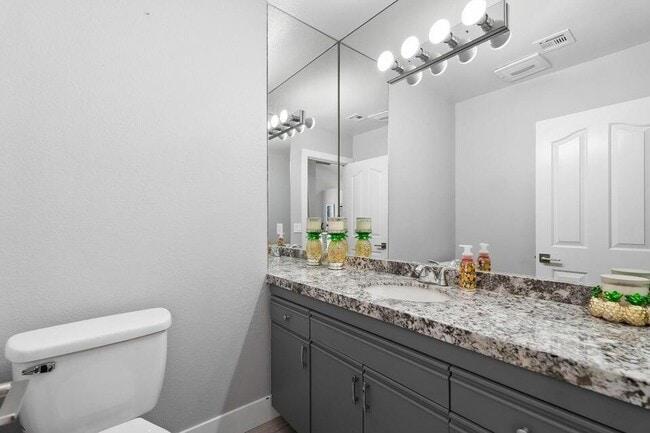 Building Photo - 39369 Regency Way