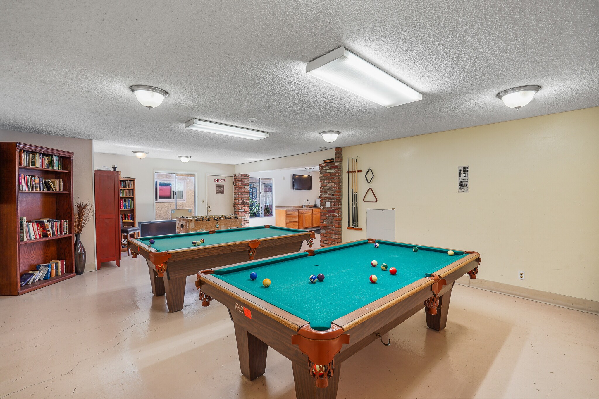 Building Photo - 4633 Marine Ave