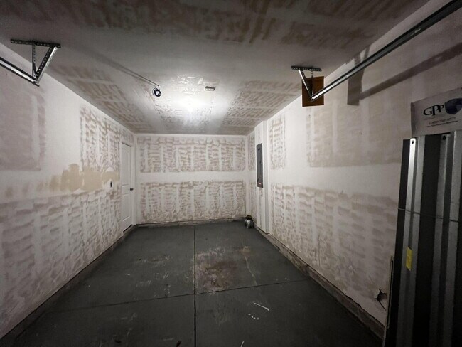 Building Photo - The Secret? Space. The Gift? $600 Off! APP...