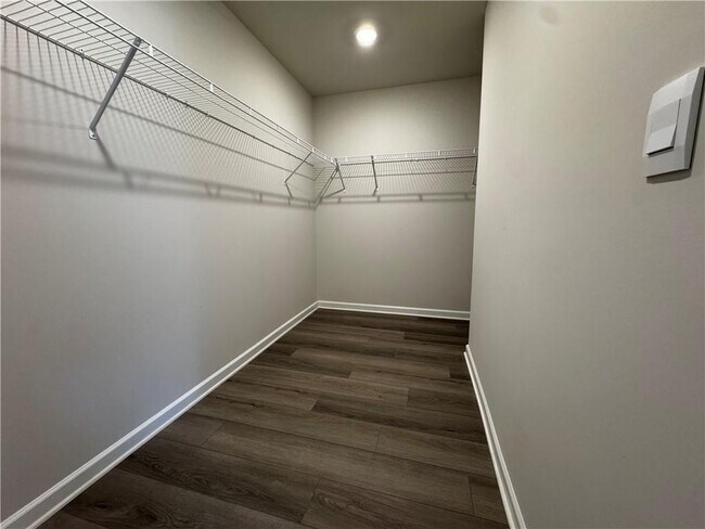 Building Photo - 2357 Whitworth St