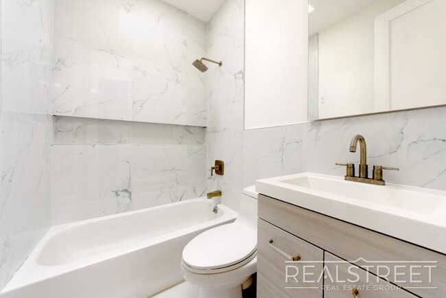 Building Photo - Brand new 3 Bed 2 Bath in Bushwick with W/...