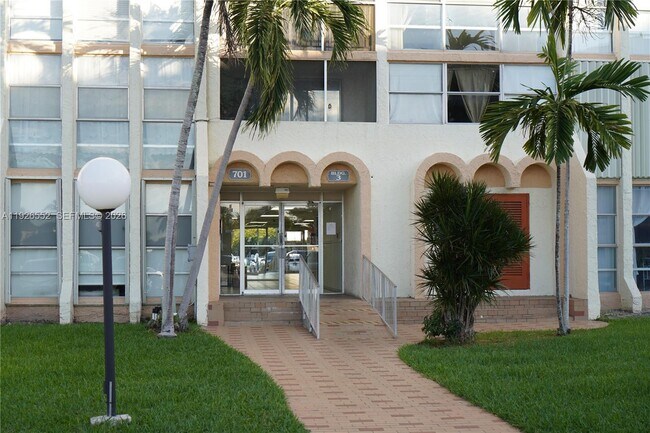 Building Photo - 701 Three Islands Boulevard