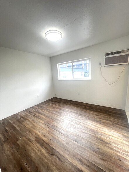 Bedroom - 3149 Center St