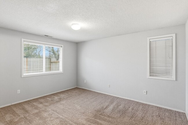 Building Photo - Beautiful 3 Bedroom, 2 Bath Home with Open Concept & Spacious Backyard