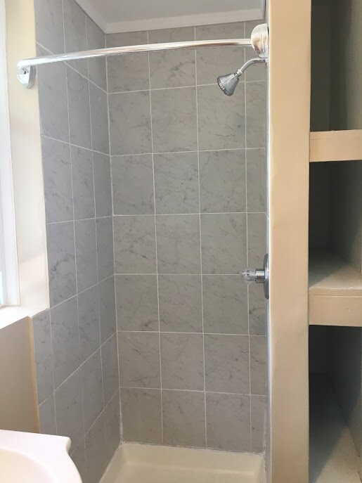Tiled Shower - 714 W Liberty St