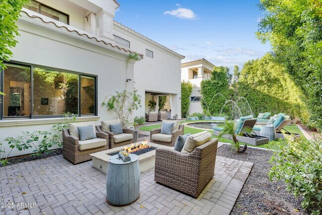 Building Photo - 3507 North 39th Pl