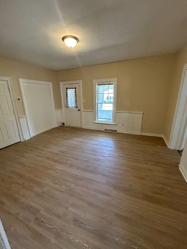 Building Photo - 2011 S Ironwood Dr