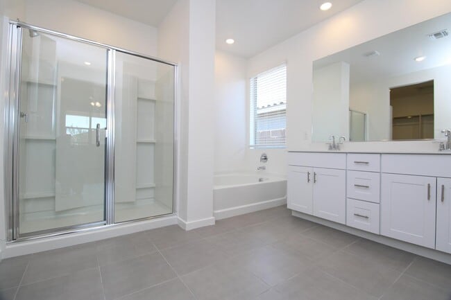 Building Photo - 16067 W El Cortez Pl