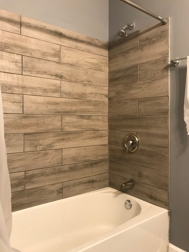 Building Photo - 32 Truman St