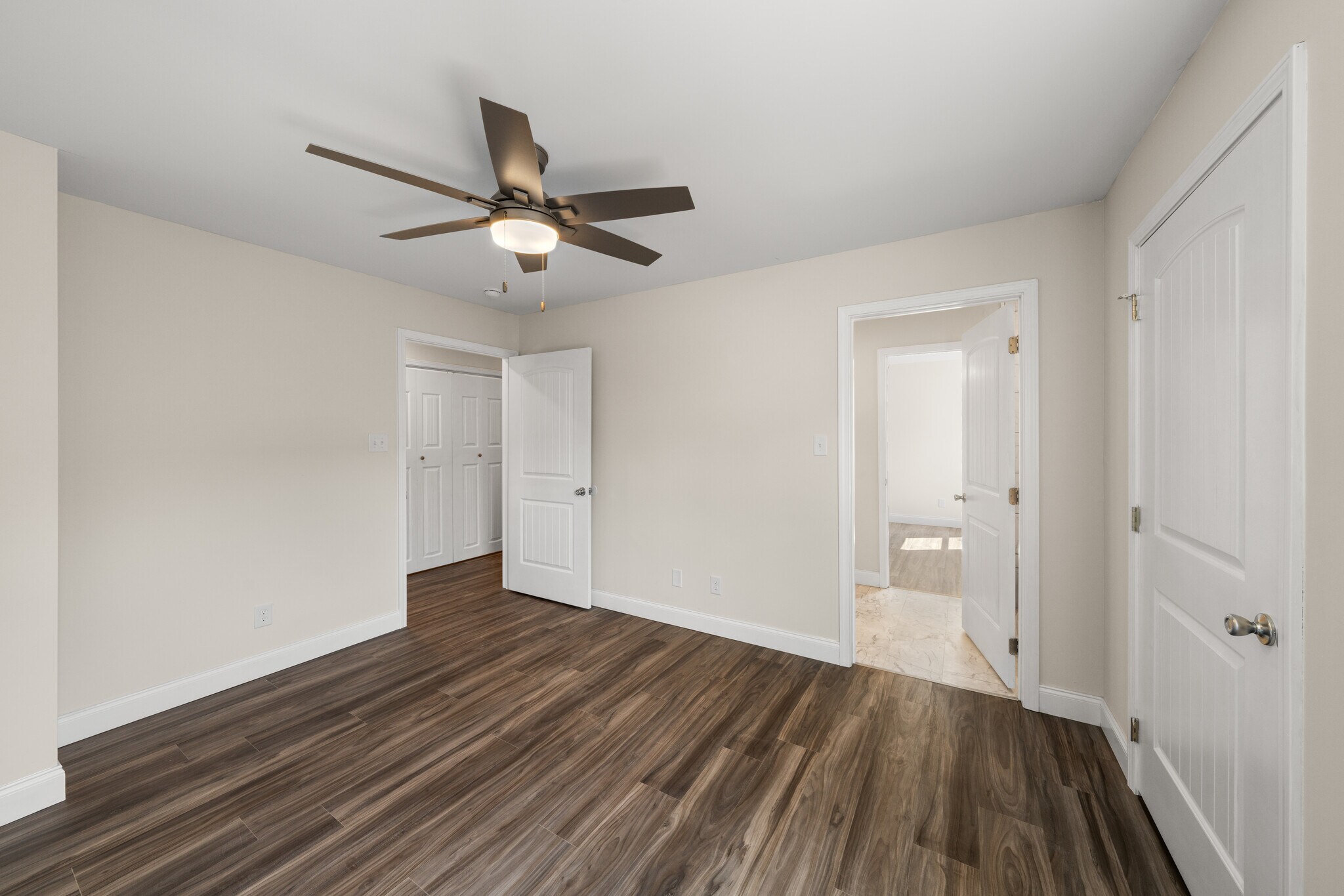 Building Photo - 1908 Laurel Ln