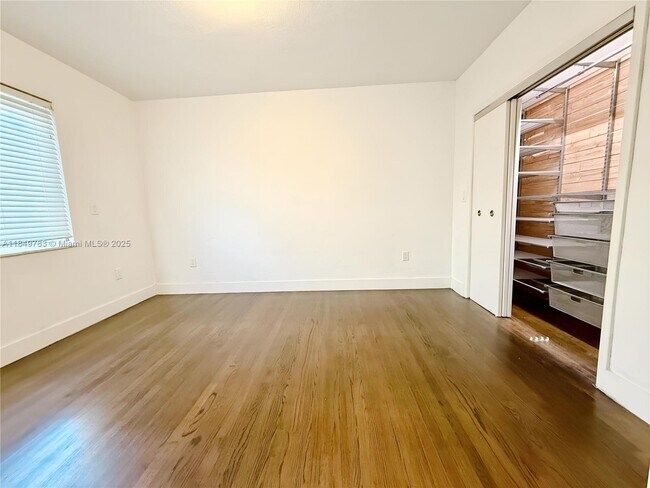 Building Photo - 1500 SW 18th St