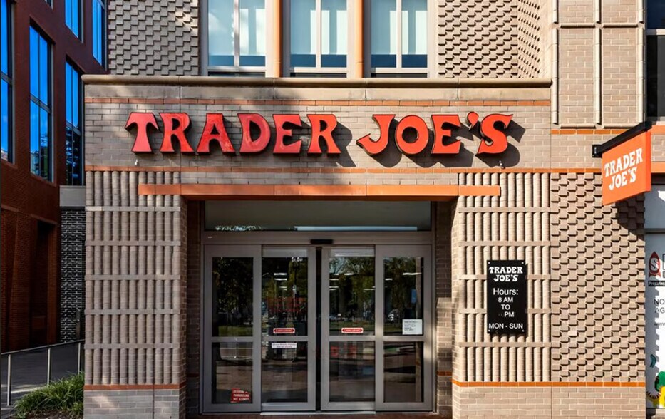 Building Photo - 418 D St SE