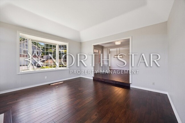 Building Photo - 2055 Ridge Pointe Dr