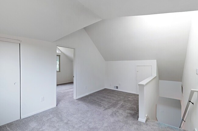 Building Photo - San Carlos West 2story with Canyon Views 5...