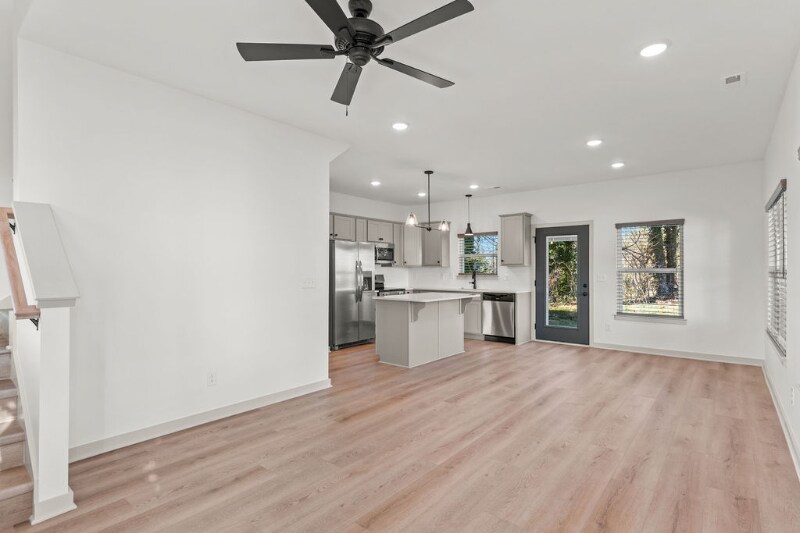 Building Photo - 311 W Broad St