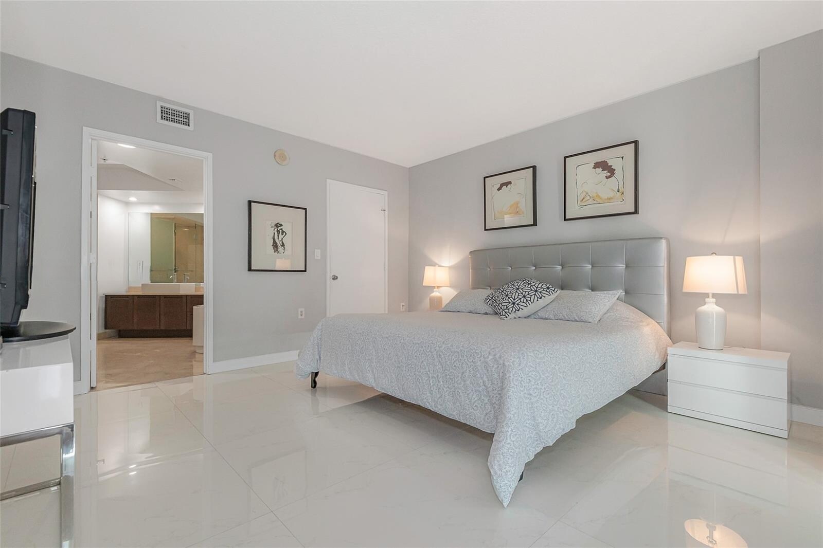 Building Photo - 200 Sunny Isles Blvd