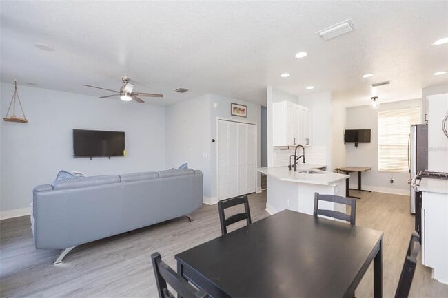 Building Photo - 10020 Tate Ln