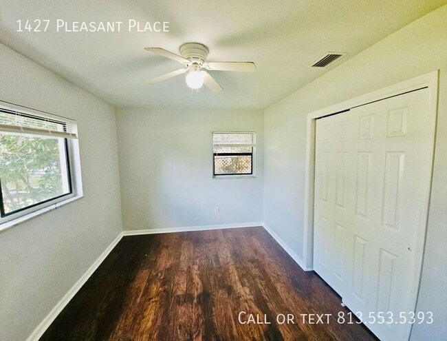 Building Photo - 1427 Pleasant Pl