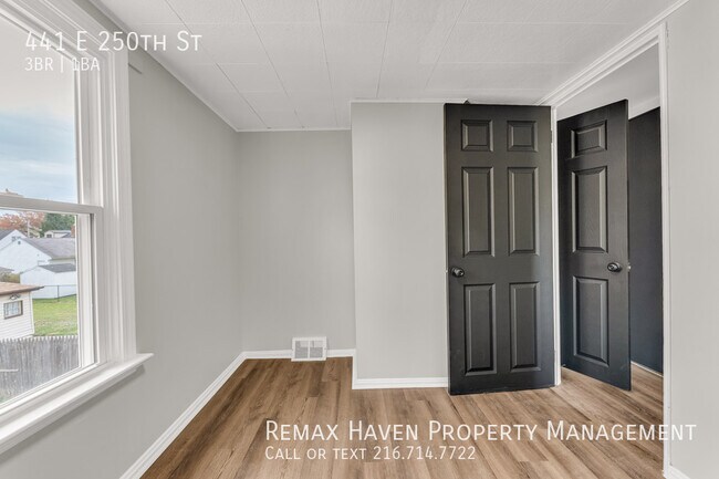 Building Photo - 441 E 250th St