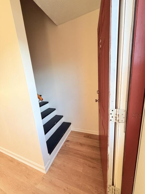 Building Photo - 978 Villa Dr