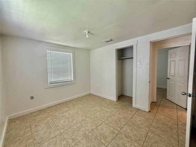 Building Photo - 1405 40th St