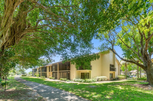 Building Photo - 5087 Oakhill Ln