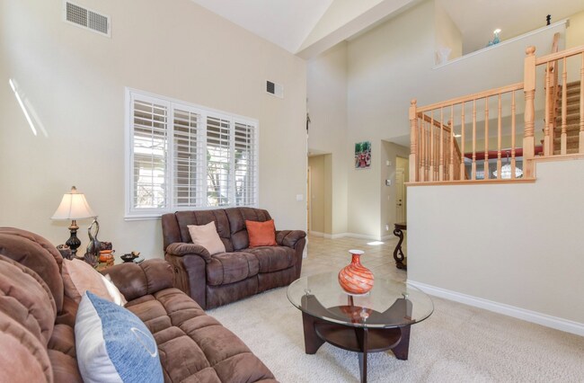 Building Photo - Breath-Taking 4/3. Backyard Oasis w/4 Car Garage!  Please read ad for viewings!