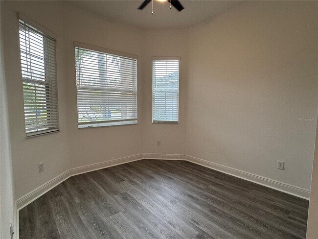 Building Photo - 31045 Lindentree Dr