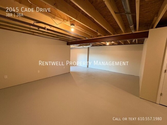 Building Photo - 2045 Cade Dr