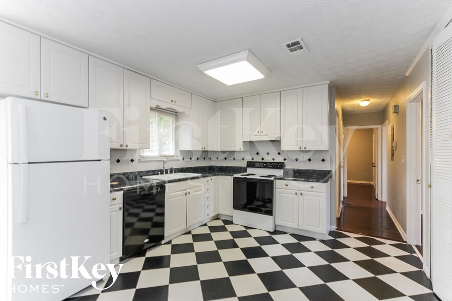 Building Photo - 2847 Haddon Dr