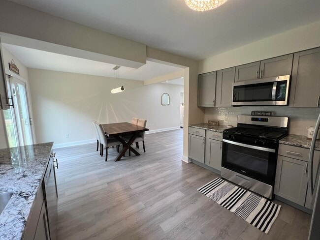 Building Photo - 237 Krouser Dr