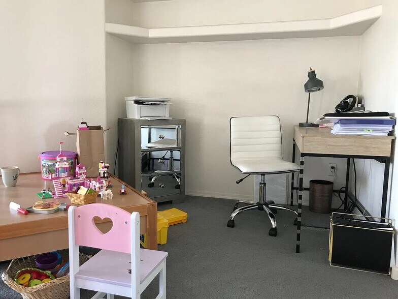 Building Photo - 8020 Brittany Ave NE