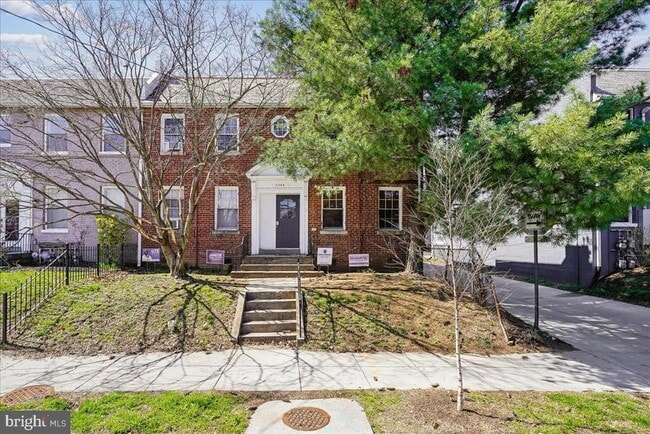 Building Photo - 3944 7th St NE