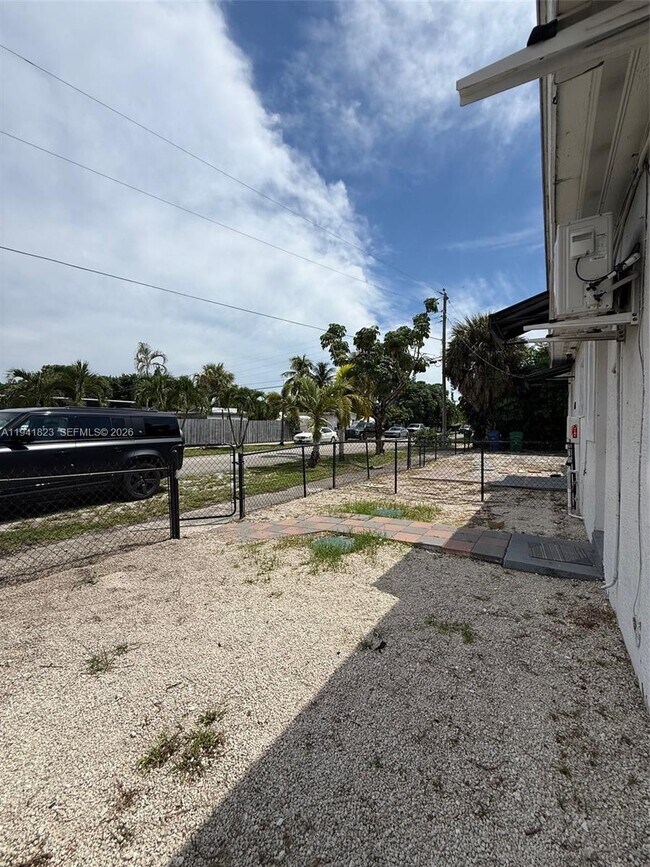 Building Photo - 600 NW 116th Terrace