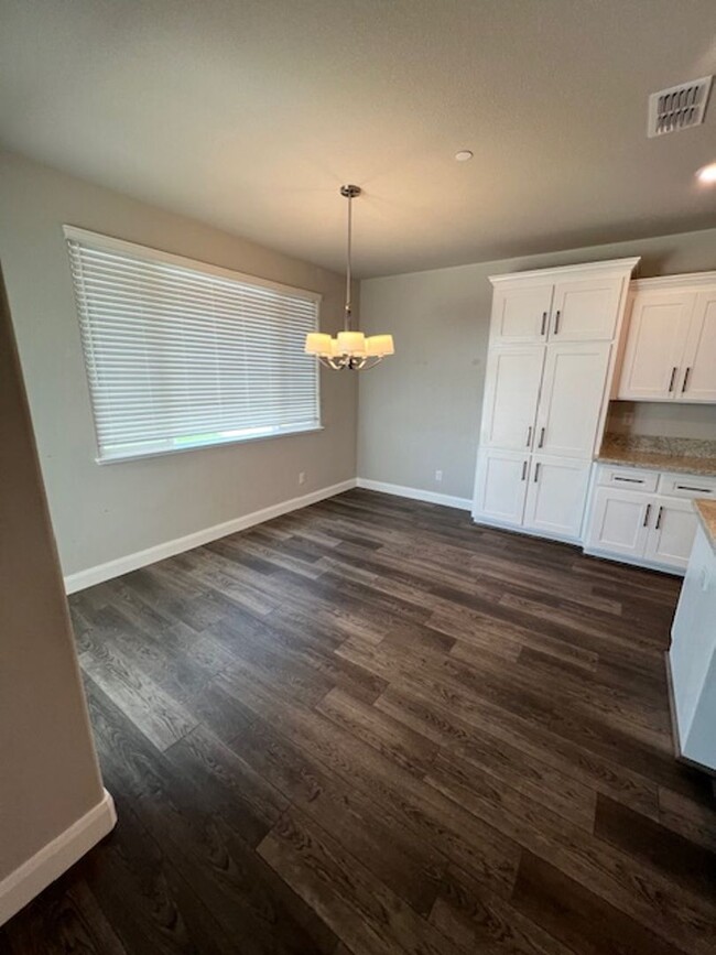 Building Photo - Bright Contemporary Solar Home In Roseville
