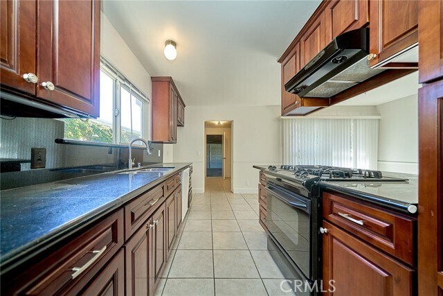 Building Photo - 27916 Alvarez Dr