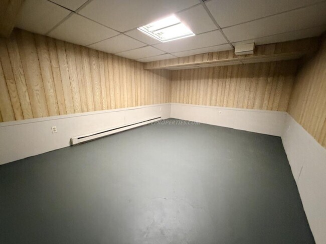 Building Photo - 1007 Stafford Ave
