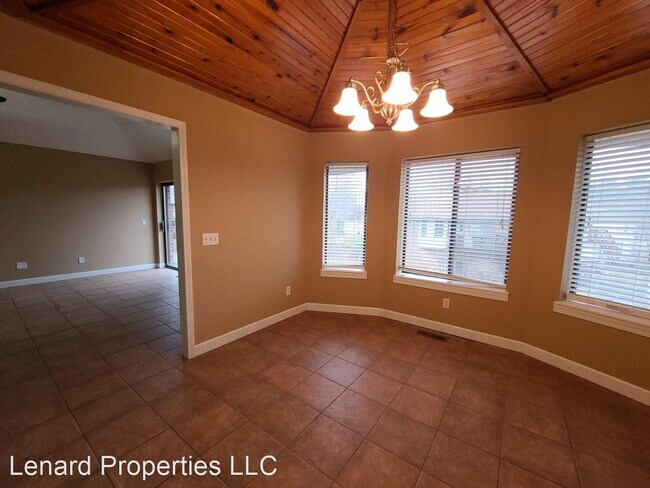 Building Photo - 5 br, 3 bath House - 204 Wildwood Ave,