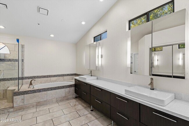 Building Photo - 9532 E Corrine Dr