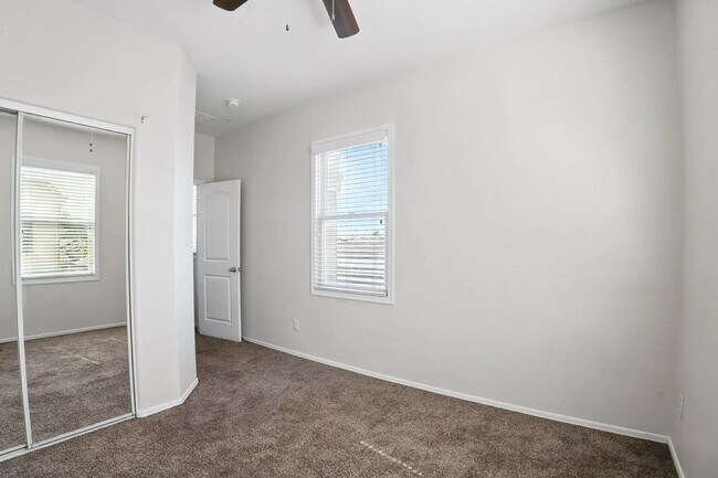 Building Photo - 4212 E Jasper Dr