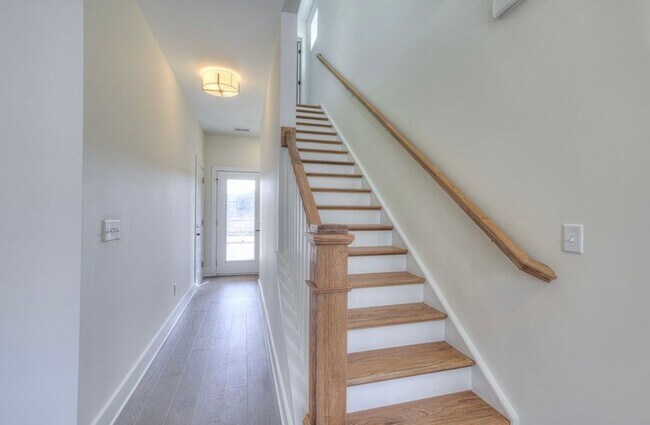 Building Photo - 9131 Headwaters Dr