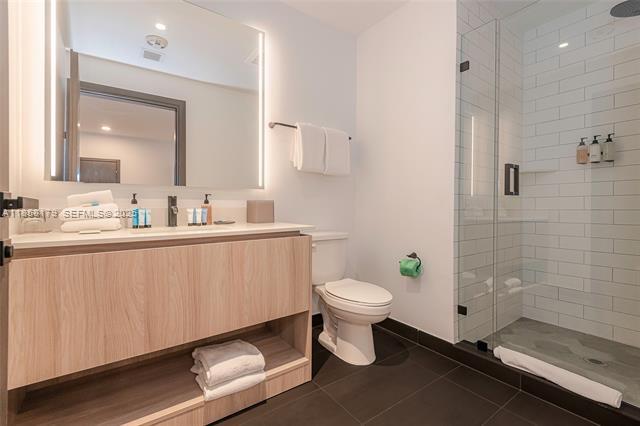 Building Photo - 398 NE 5th St