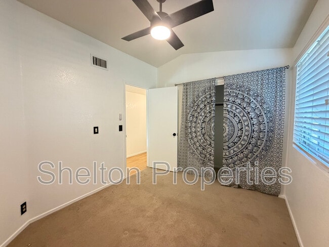 Building Photo - 18833 N 43rd Pl